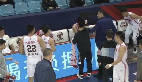 徐杰受伤家长吃瓜视频,一场关于篮球与舆论的较量