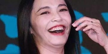 吃瓜大嘴女人视频,一场网络热议背后的真相