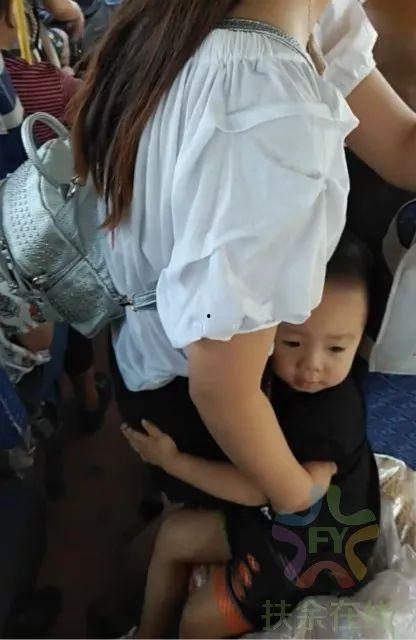 女子吃瓜进医院视频大全,医院视频大全揭示健康隐患