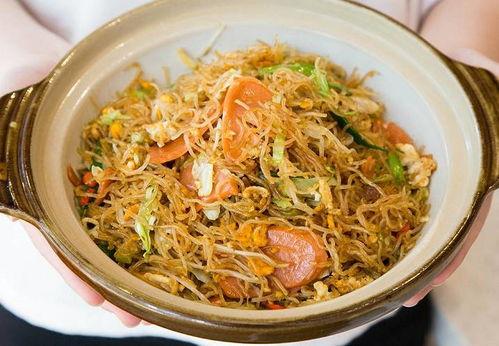 上海路边炒粉楼上吃瓜视频,楼上吃瓜观众见证美食诱惑